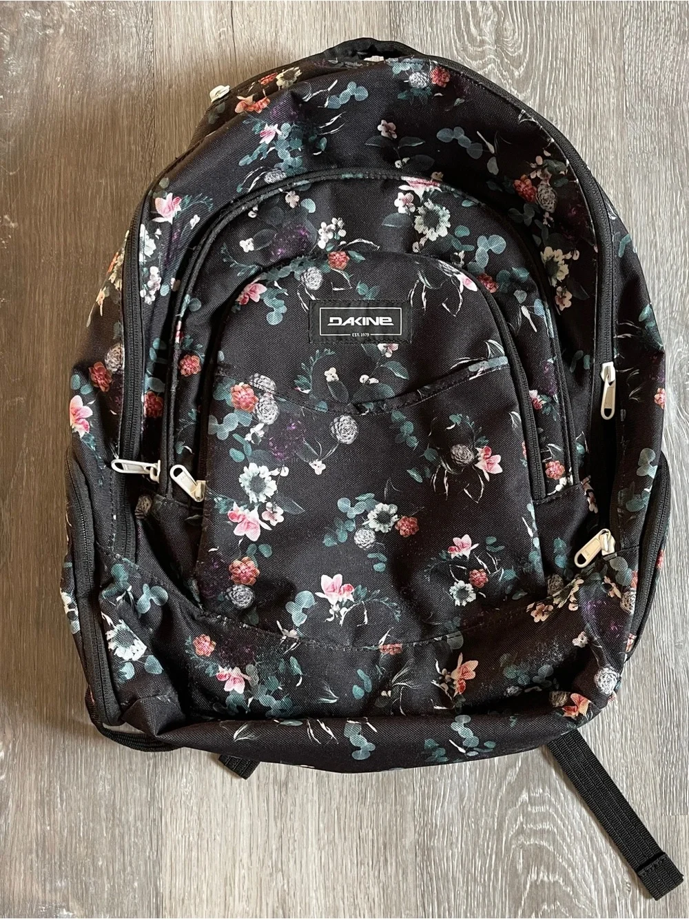 Dakine Prom 25L Flora Backpack. Holds 14” Laptop Insulated Pocket Floral